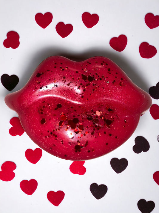 Rougee 540 Large wax melt lips ￼